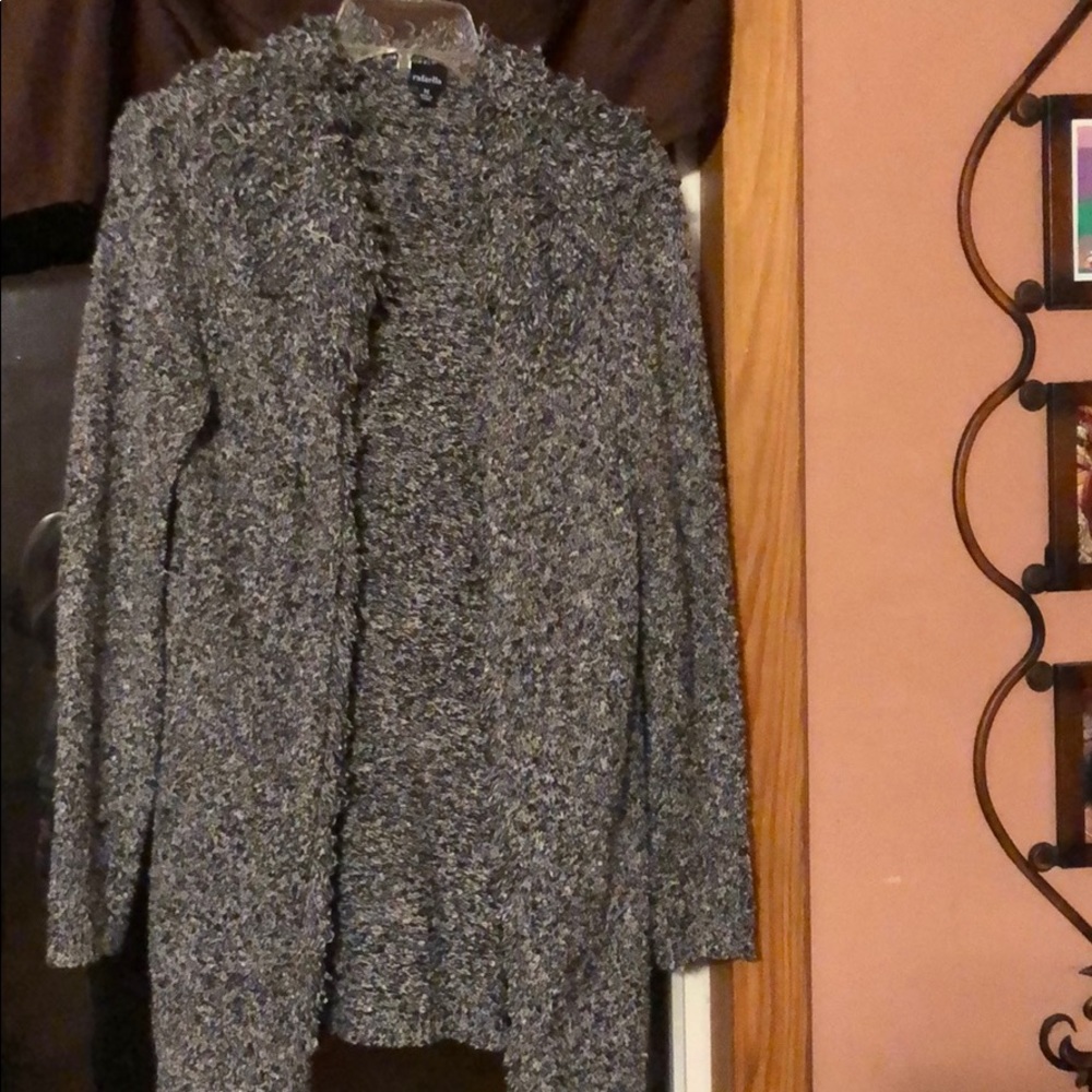 Rafaela long shirt reaches right below thigh